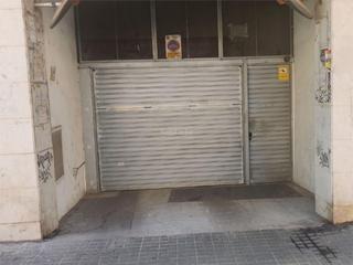 Aparcament cotxe a Carrer del comte d'urgell 21. Creu alta / carrer del comte d´urgell