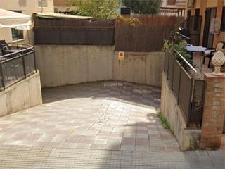 Aparcament cotxe a Carrer de joan fuster i ortells 10. El molí - el rieral / carrer de joan fuster i orte