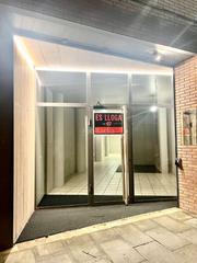 Affitto Locale commerciale in Plaça calvet i rubalcaba 4. Local comercial en alquiler mercat del lleó