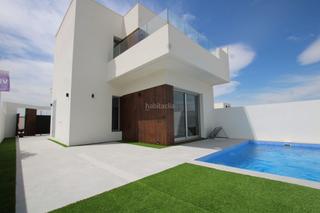 Chalet à Calle reina sofía 11. San fulgencio villas independientes