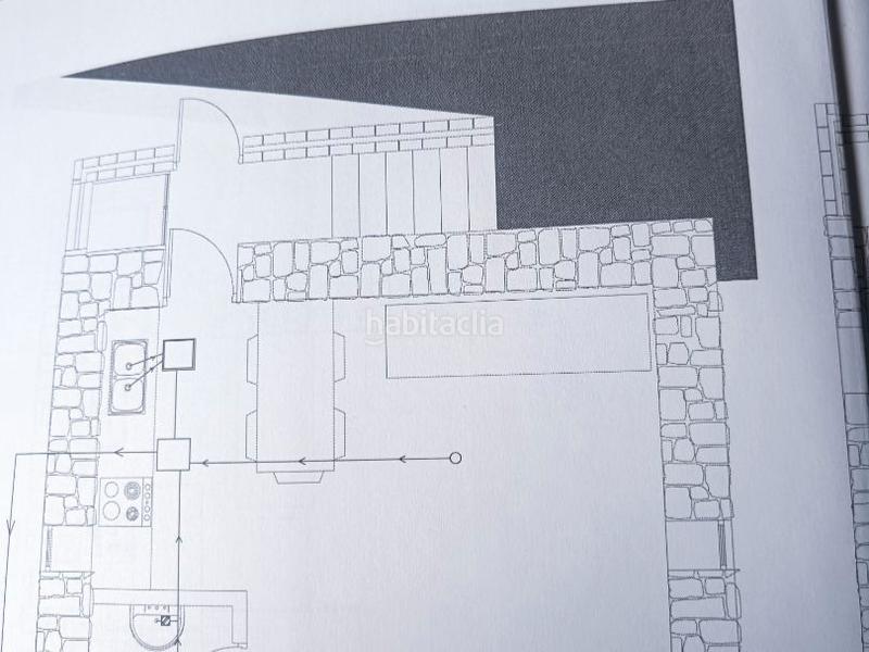 Foto bbc8b4a9-33aa-4f64-b90d-2ccb3a96dc9f. Estudio en dp-5301 24 se vende casa de piedra para reformar en Muros