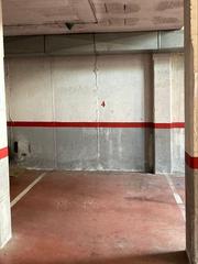 Autoparkplatz in Carrer de fastenrath 192. Se vende plaza para coche pequeño o 2 motos grands