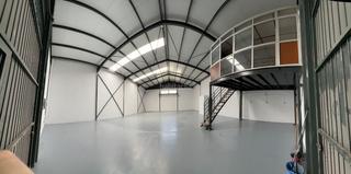 Nau industrial a Calle el corro 8. Nave industrial reformada