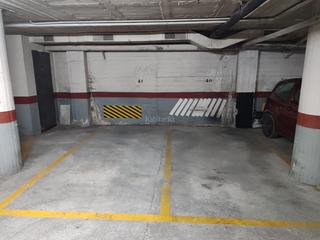 Location Parking voiture à Plaça de la creu 8. Aparcamiento en alquiler en manresa-alta
