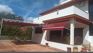 Pis a Avenida juan cano 149. Chalet en las jaras