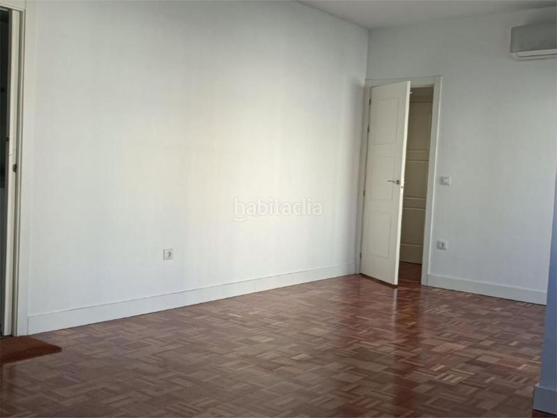 Foto c884ad90-dcae-4a09-805f-7a03c07920b7. Affitto appartamento in calle juan ramón jiménez 12 in Sevilla