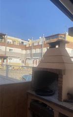 Casa adosada en Carrer coordinadora 22. Impresionante adosado con piscina privada