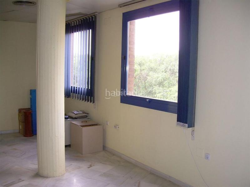 Foto 00efc883-f931-4974-a025-d6855299ed77. Location bureau dans avenida alcalde luis uruñuela 19 dans Sevilla