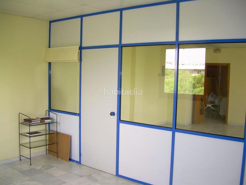 Foto 04ef7c8c-bb53-4a19-821c-76c5e2e88db3. Location bureau dans avenida alcalde luis uruñuela 19 dans Sevilla