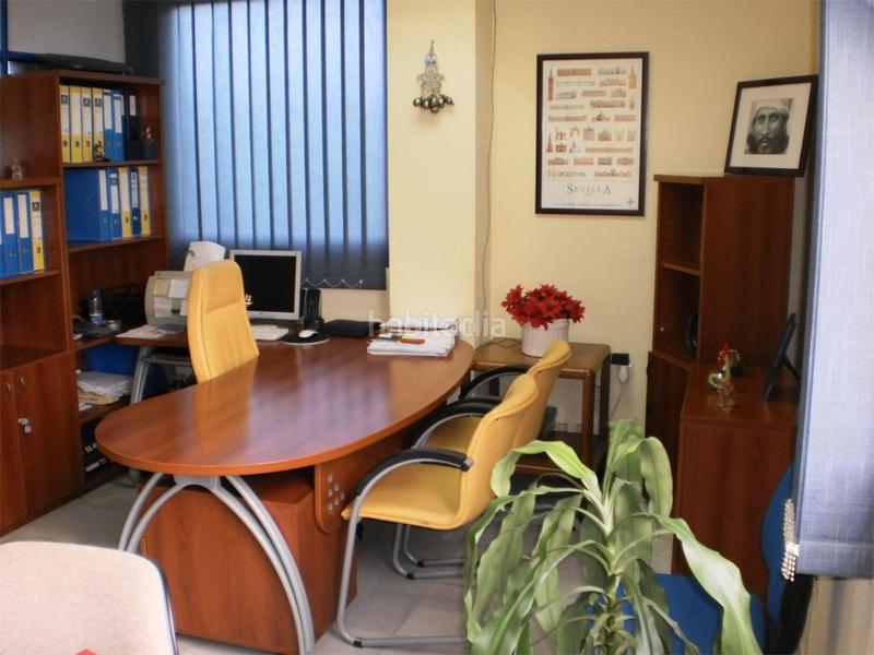 Foto 0f290fe8-d706-4f78-b8bc-6c032aab0e1f. Location bureau dans avenida alcalde luis uruñuela 19 dans Sevilla