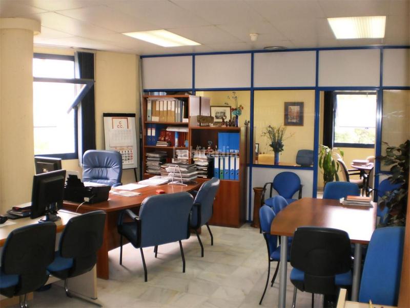 Foto 4df77b02-58b3-4e33-984d-4dab49142542. Location bureau dans avenida alcalde luis uruñuela 19 dans Sevilla