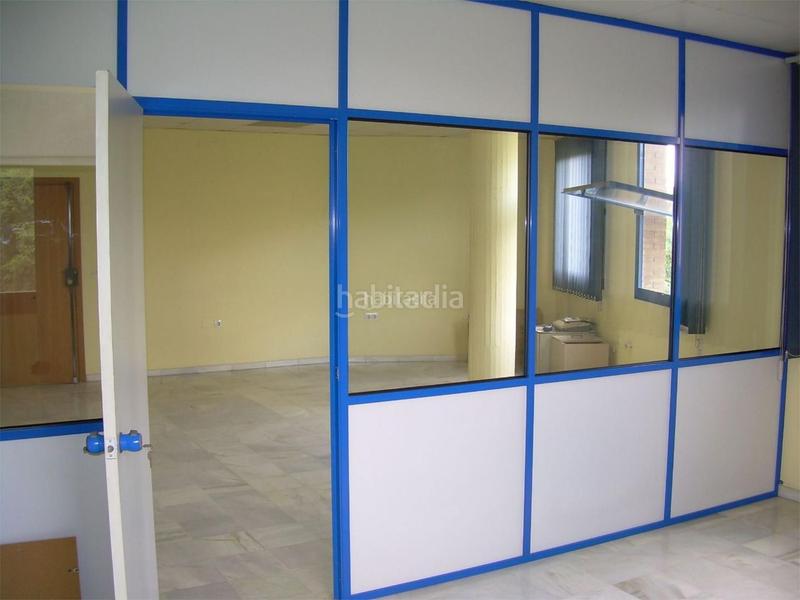 Foto 97d4f9b8-3f3c-45cf-9d91-01710ceb4566. Location bureau dans avenida alcalde luis uruñuela 19 dans Sevilla