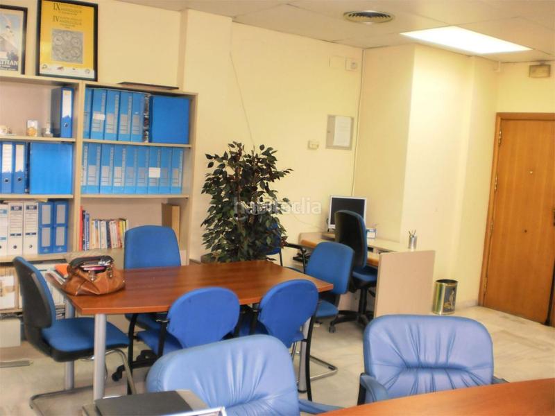 Foto 9a1cb3c8-57ae-488f-829e-a8a008a2d958. Location bureau dans avenida alcalde luis uruñuela 19 dans Sevilla