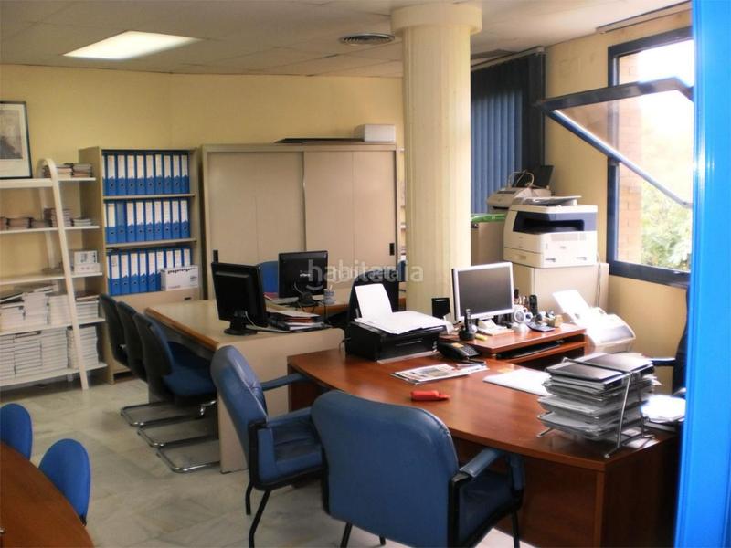 Foto ac7e2557-dad9-4997-bc79-e083a2f03180. Location bureau dans avenida alcalde luis uruñuela 19 dans Sevilla