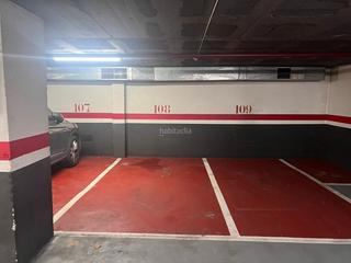 Miete Autoparkplatz in Carrer de caballero 81. Garaje en les corts/sants