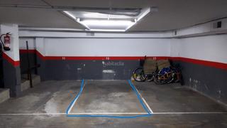 Location Parking voiture à Carrer del bruc 124. Parquing para coche pequeño o 2 motos