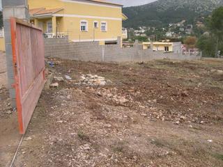 Wohngrundstück in Carrer de pamplona 26. Terreno para dos viviendas
