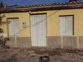 Casa pareada en Lugar los olmicos 71. Vivienda rustica con terreno