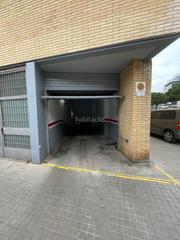 Affitto Posto auto in Carrer lletra a de la zona franca 92. Parking  ampio