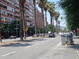 Lloguer Aparcament cotxe a Carrer lletra a de la zona franca 92. Parking  ampio