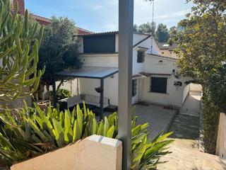 Location Maison à Avinguda 323 37. Preciosa casa totalmente reformada en montemar