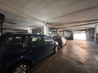 Parking voiture à Carrer de la indústria 52. Vendo doble plaza de parking