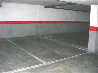 Aparcament cotxe a Carrer doctor calsina 395. Plaza de parking para coche grande/mediano