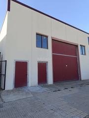 Rent Industrial building in Carrer dels tallers 33. Nau industrial àmplia, ubicació estratègica