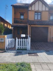 Casa a Camino del golf 1. Valverde de la virgen / camino del golf