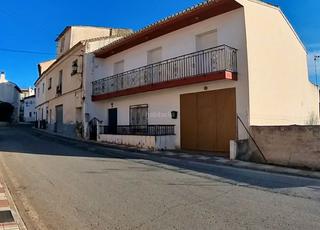 Casa a Calle calvario 10. Casa de pueblo con huerto