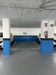 Lloguer Aparcament cotxe a Carrer de francesc llunell 3. Dos plazas en alquiler