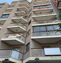Lloguer Oficina a Avinguda del port 58. Tú despacho perfecto en el centro de valencia.