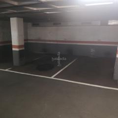Parking coche en Carrer de violant d'hongria reina d'aragó 82. Parquing en venta