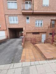 Location Parking voiture à Calle de san lázaro 31. Alquiler garaje san lázaro