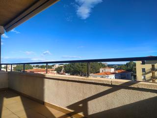 Flat in Avinguda de barcelona 140. Gran piso esquinero completamente exterior