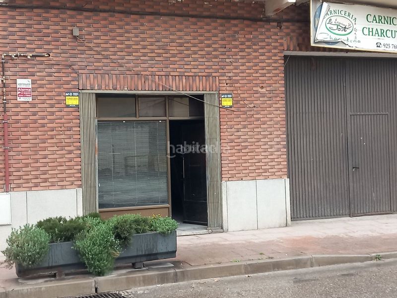 Foto 8cb09c1c-e299-4020-b3fc-deeb8668509d. Local comercial en calle del tejar 17 local en la vía más transitada en Torrijos