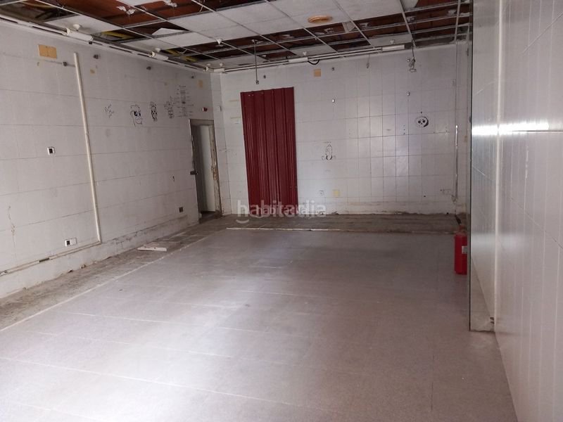 Foto dcbc48a7-f9c3-4fd7-90d4-ef1bc6b6bc55. Local comercial en calle del tejar 17 local en la vía más transitada en Torrijos