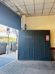 Aparcament cotxe a Calle doctor luis calandre 4. Plaza de garaje