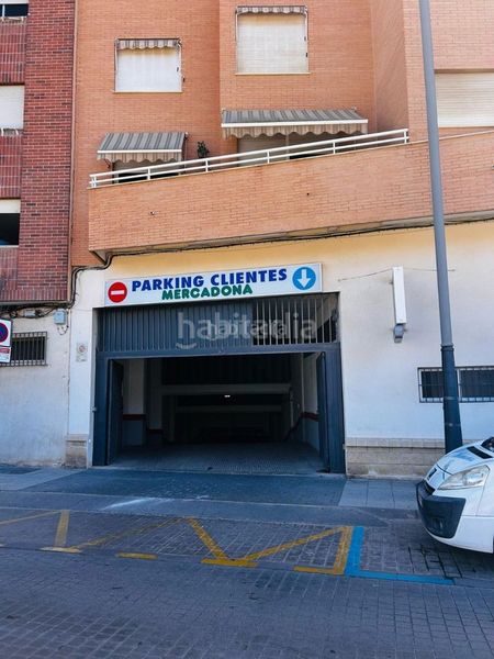 Foto 488b3461-fb89-4e1a-ba1e-1569b2433280. Aparcament cotxe a calle doctor luis calandre 4 a Cartagena