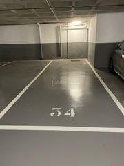 Location Parking voiture à Via augusta 232. Alquiler plaza parking coche grande