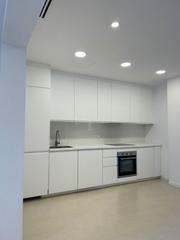 Rent Flat in Carrer de pere martell 3. Edificio y piso totalmente reformado