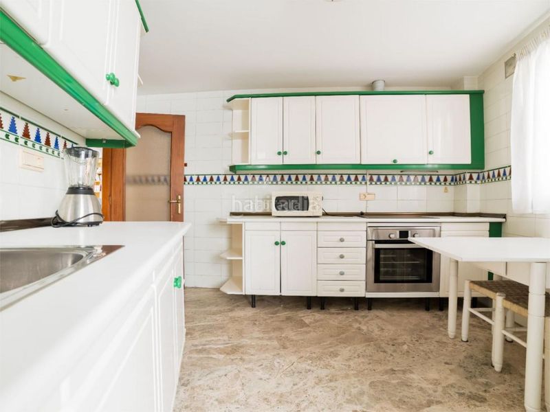 Foto c78e5d65-babe-46b6-8b01-b3c697aea4ab. Etagenwohnung in calle almireceros 9 in Centro - Sagrario Granada