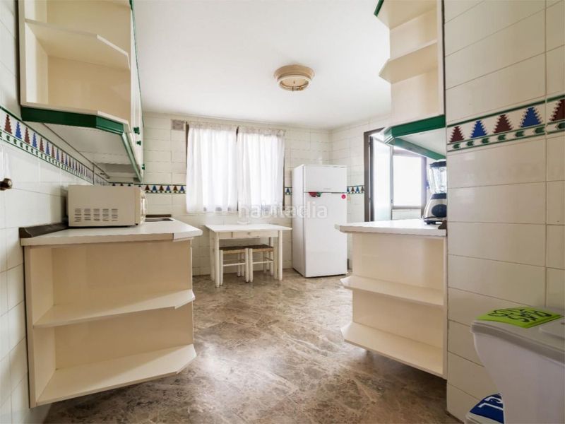 Foto ff4bf237-8887-41c7-b821-68dd467ae5cc. Etagenwohnung in calle almireceros 9 in Centro - Sagrario Granada