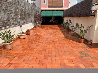 Piso en Carrer d'entença 41. Piso con gran terraza