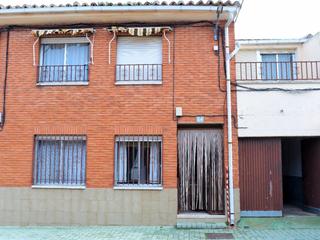 Casa a Calle zamora 64. Casa con patio y huerto morales del vino