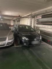 Aparcament cotxe a Carrer de valència 270. Plaza parking amplia para coche grande y moto