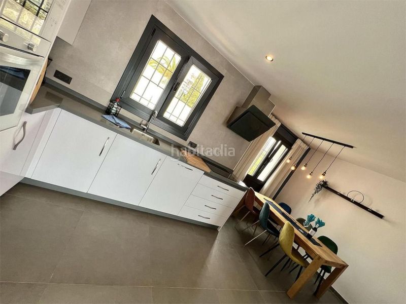 Foto b8308442-ca74-4f40-b4be-9f130873ab25. Miete haus in avenida chimenea playa 34 in Burriana Nerja