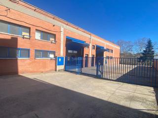 Lloguer Nau industrial a Carrer cementiri nou 9b. Fantastica nave tipo ´b´ esquinera