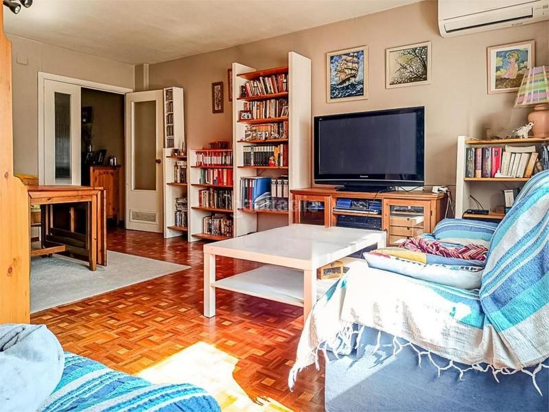 Foto d47f0e45-5c6f-4a2d-96e7-b3c97a2d81f2. Appartement dans calle de paraguay 10 dans Valleaguado-La Cañada Coslada