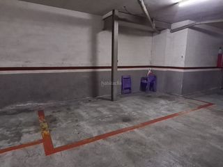 Location Parking voiture à Carrer de la unió 87. Plaza grande con capacidad incluso para una moto